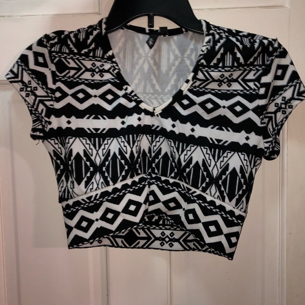 Black and White T-Shirt Crop Top 🔳🔲